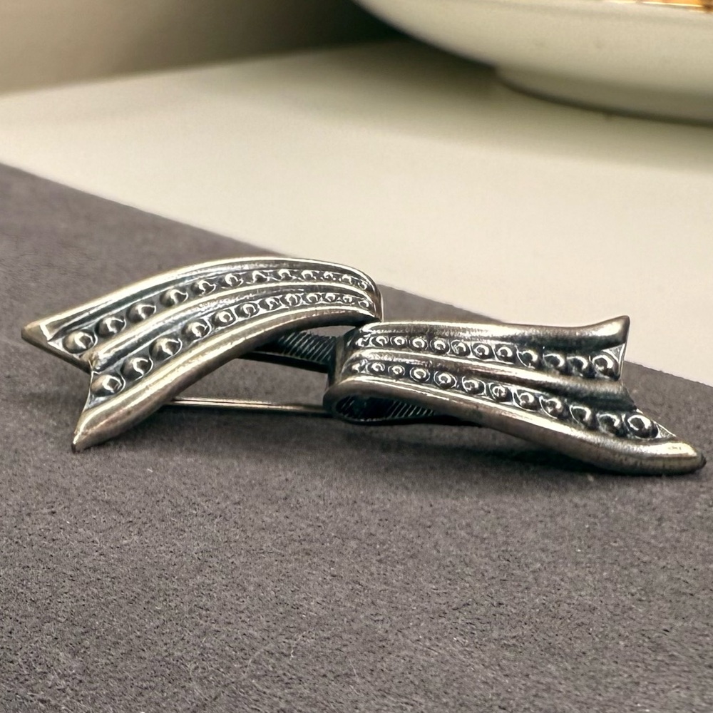 Vintage Napier Silver Tone Bow Brooch | Retro Modernist Geometric Statement Pin - Picture 1 of 9